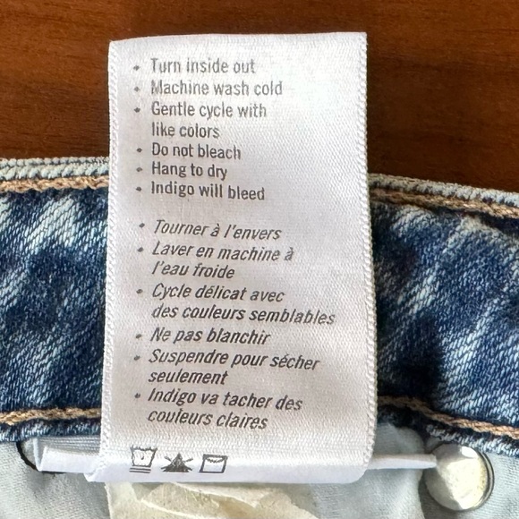 PAIGE Noella Distressed Cropped Jeans - Picture 5 of 8